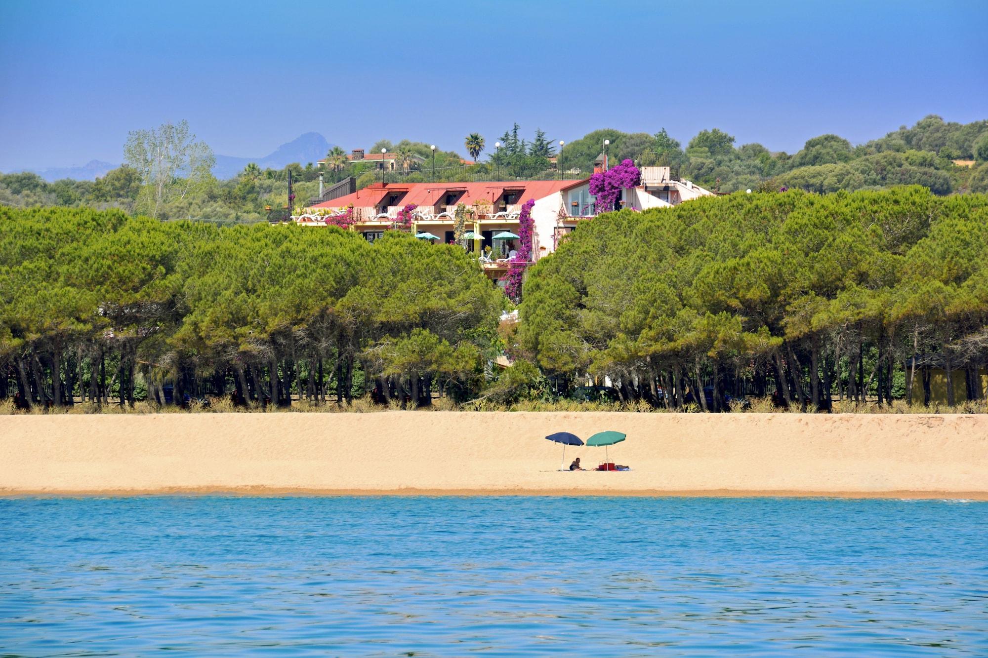 فندق Domus De Janas Sul Mare باري ساردو المظهر الخارجي الصورة