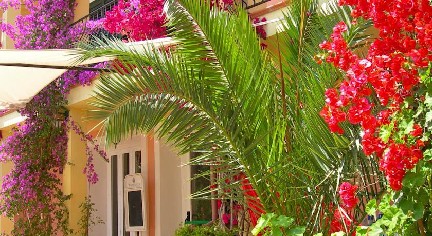 فندق Domus De Janas Sul Mare باري ساردو الغرفة الصورة